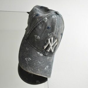 New York Yankees floral baseball cap